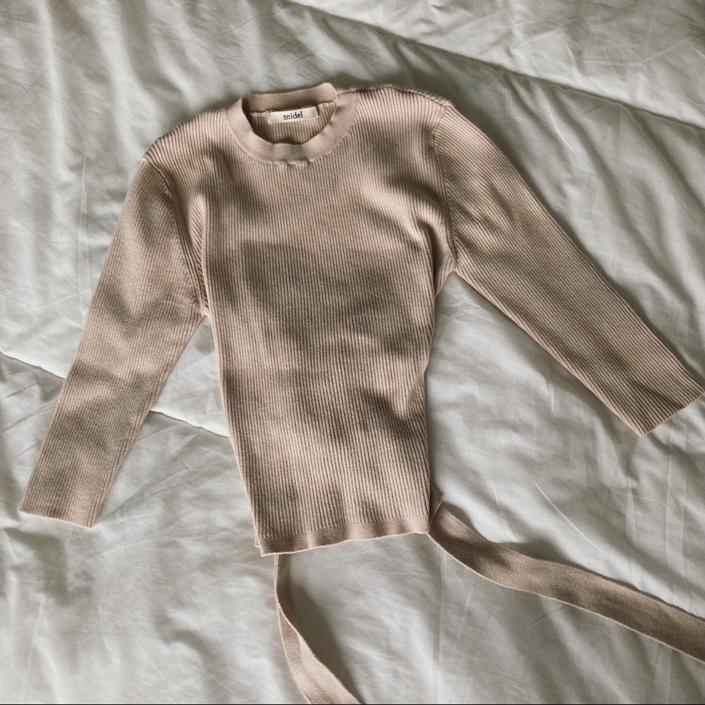 🌼SOLD🌼 Beige three quarters sleeve top 🕯
